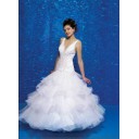 Luxuriös Ärmellos Hohe|Imperium V Ausschnitt Organza Meerjungfrau Brautkleid